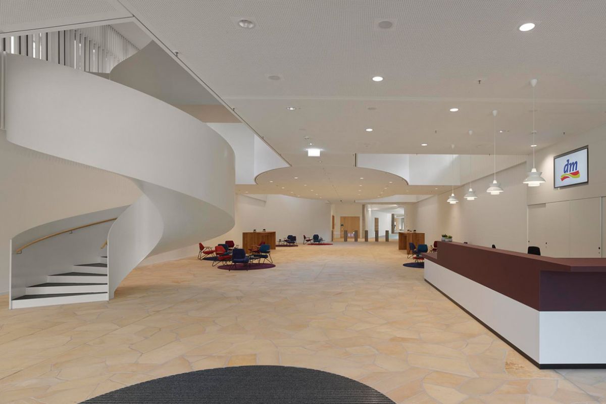 dm-campus-03