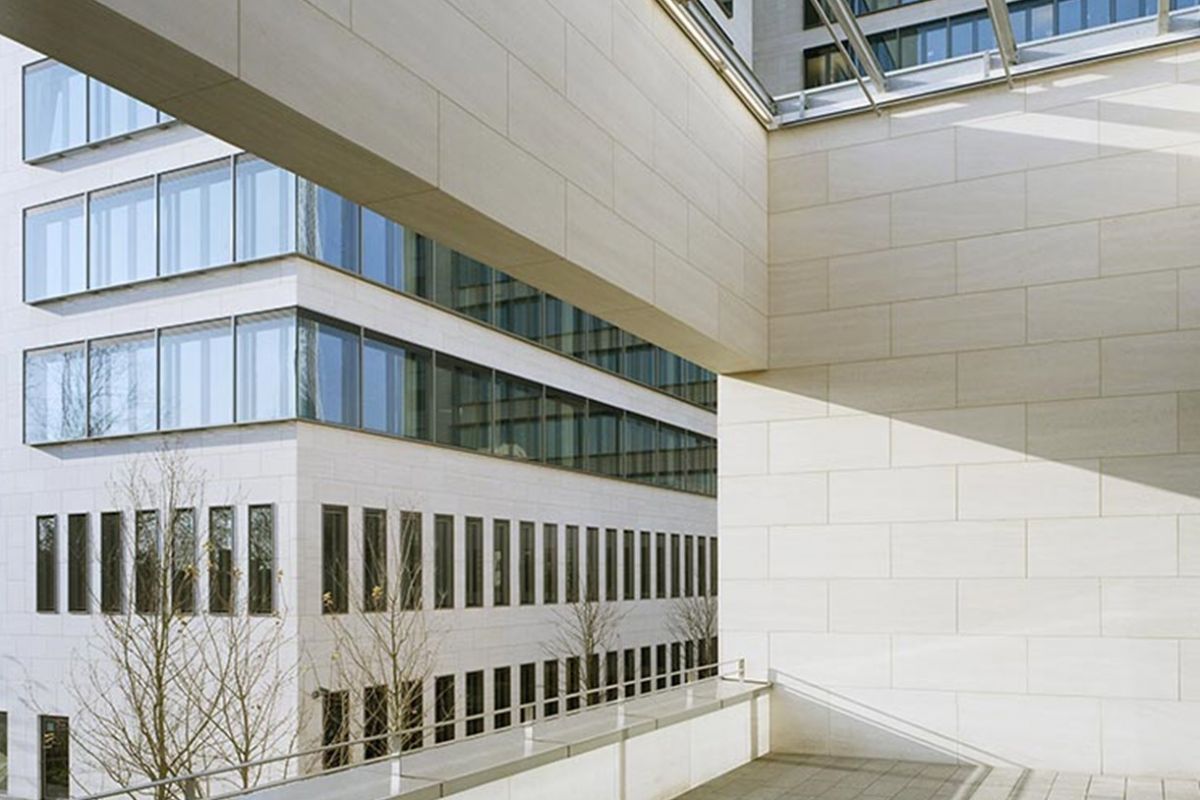 eschborn-plaza-03