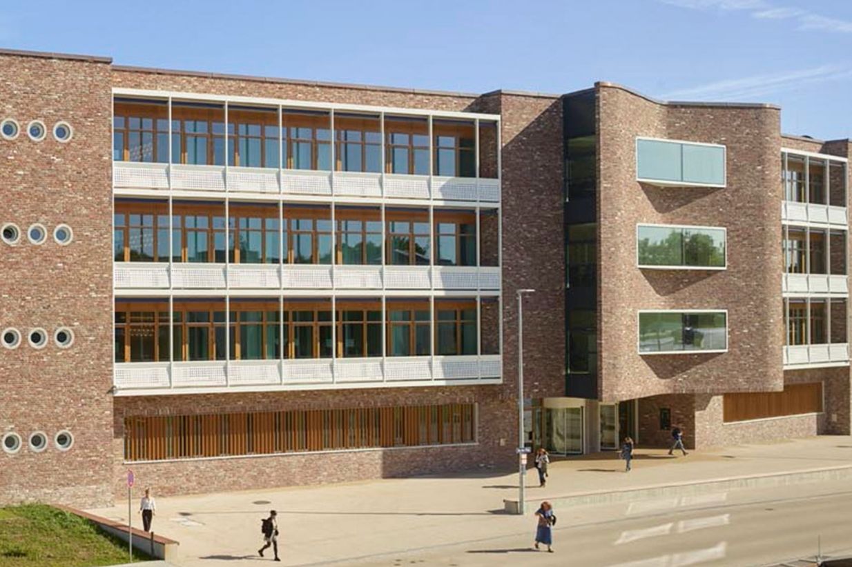 dm-campus-01